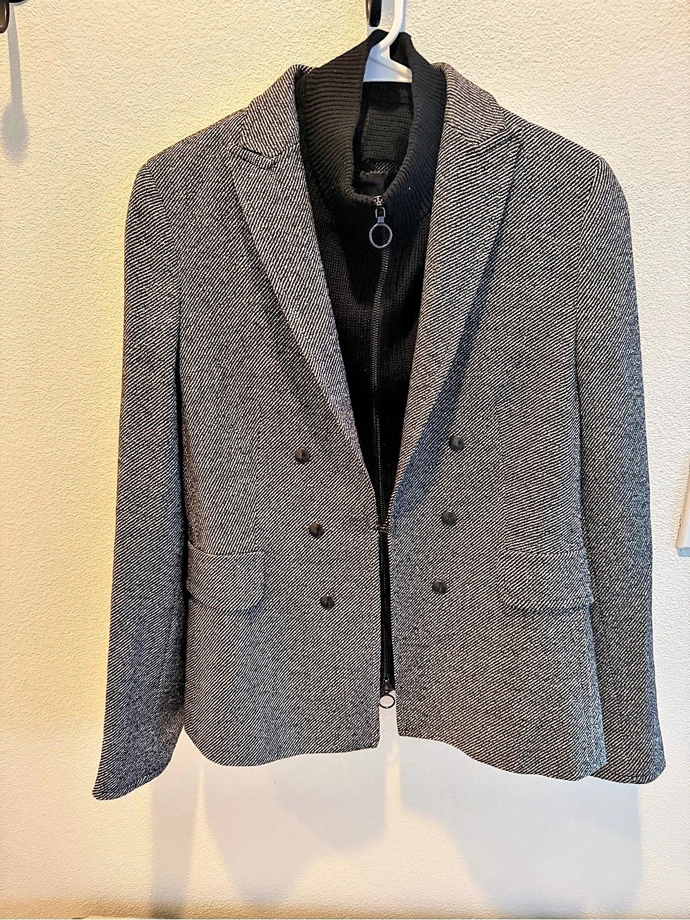 Akris punto Houndstooth Wool Silk Blazer in Gray & Black Like New